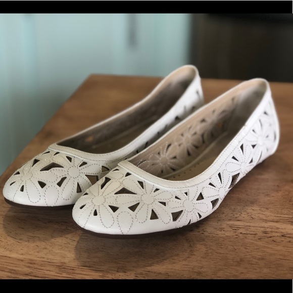 Adrienne Vittadini Shoes - Adrienne Vittadini floral white flats